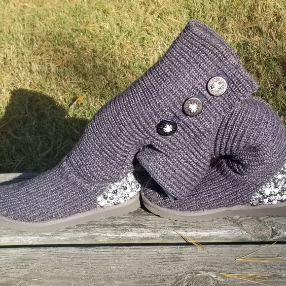 Customized embellished Women's UGG boots - Picture 6 of 6